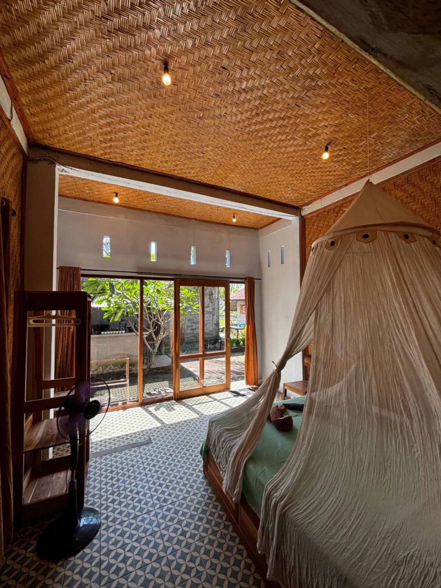The Nyamo Surf & Stay Pulukan Exterior photo