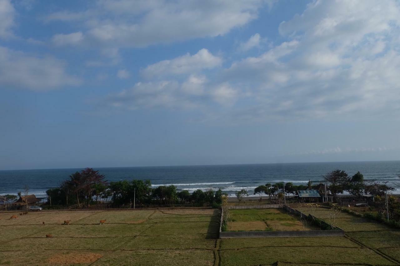 The Nyamo Surf & Stay Pulukan Exterior photo