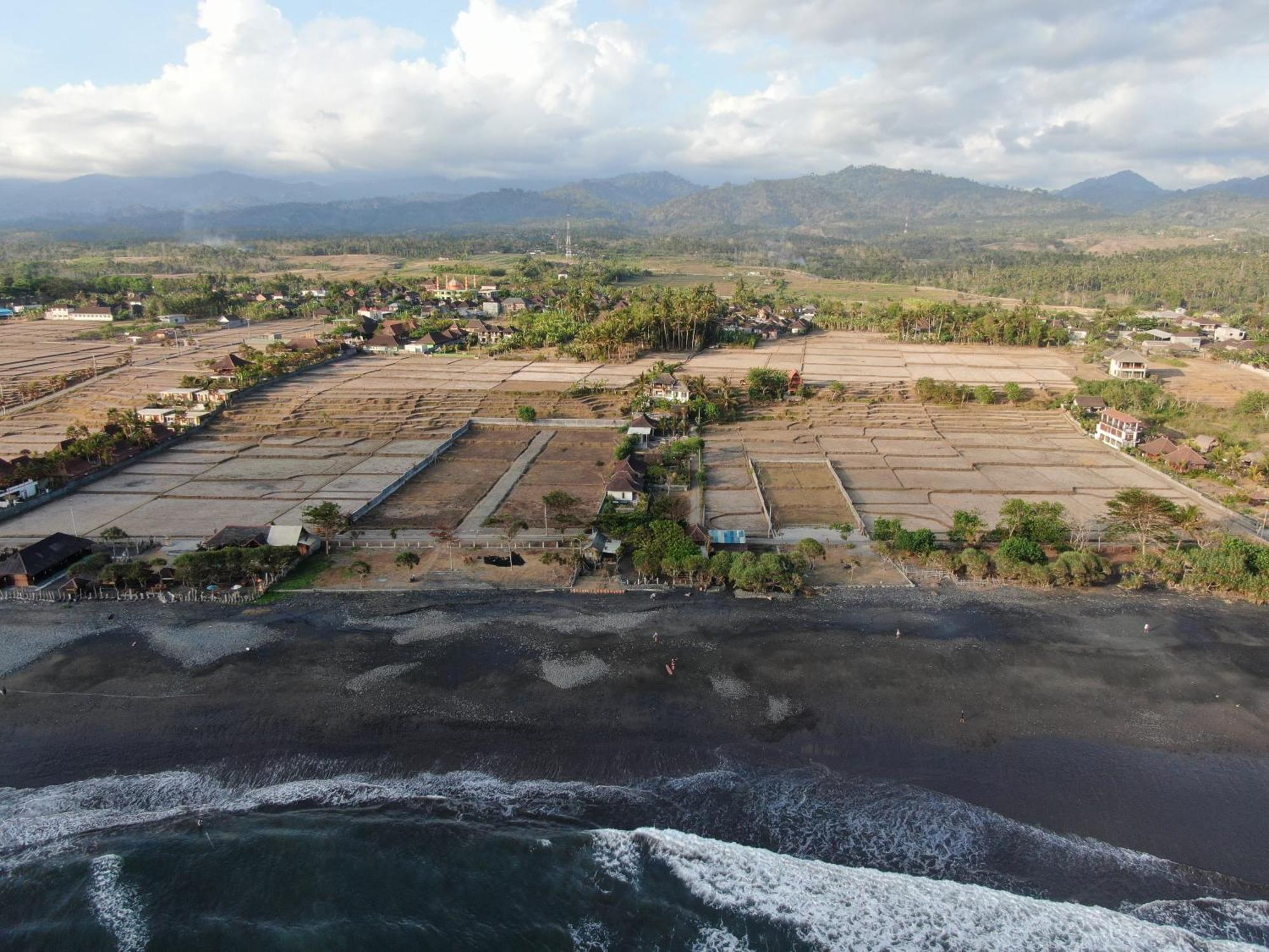 The Nyamo Surf & Stay Pulukan Exterior photo